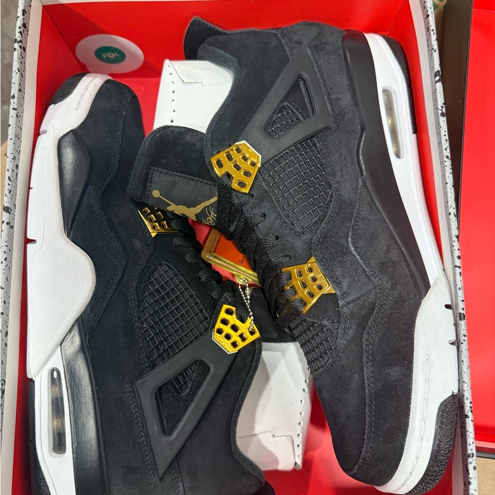 Jordan 4 Retro
Royalty